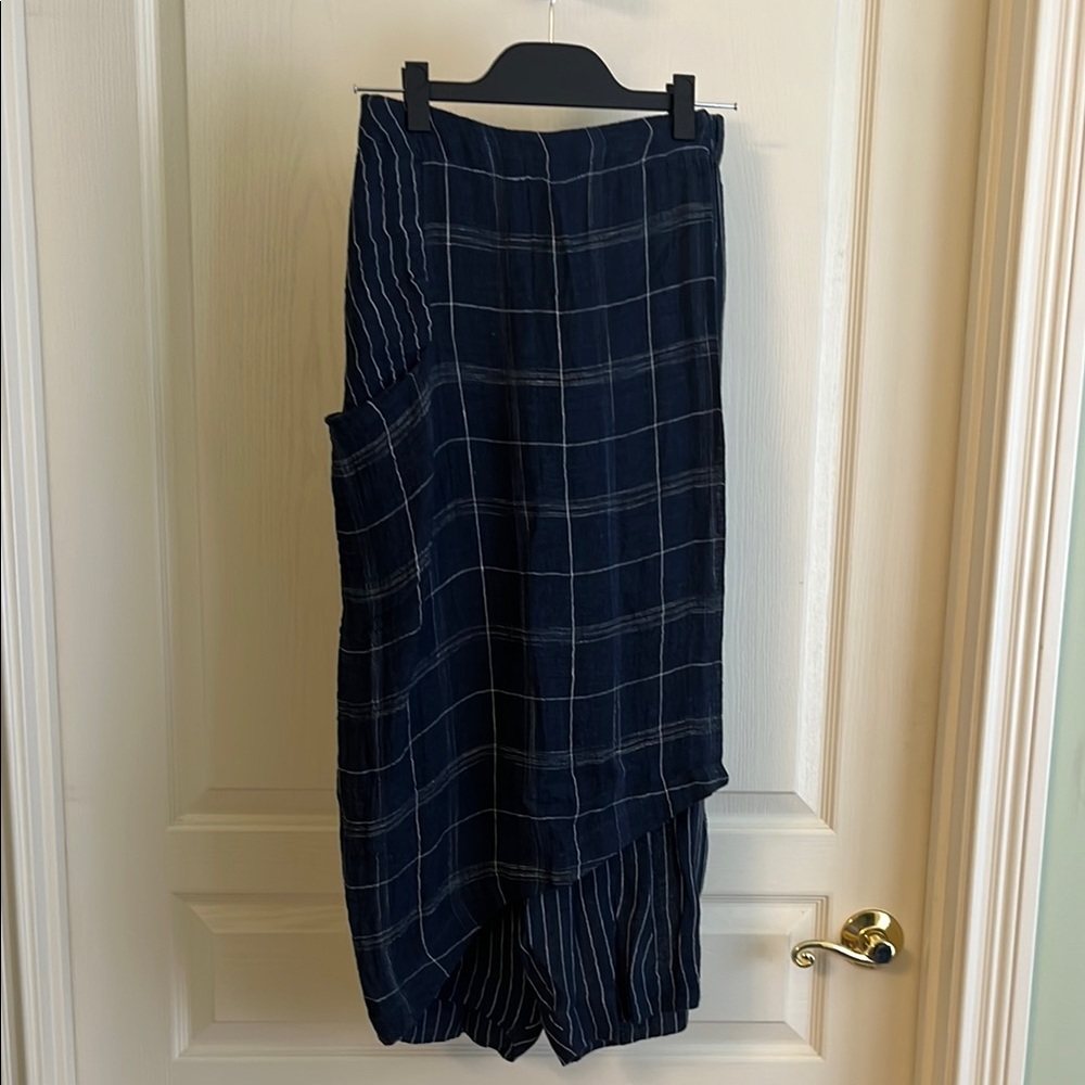 Navy Blue Plaid Women's Cropped Pants